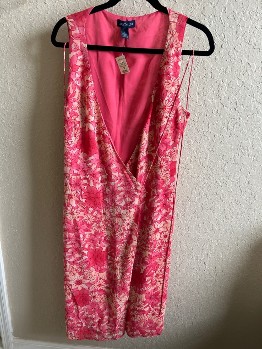 Ann Taylor Pink Floral V-Neck Sleeveless Dress